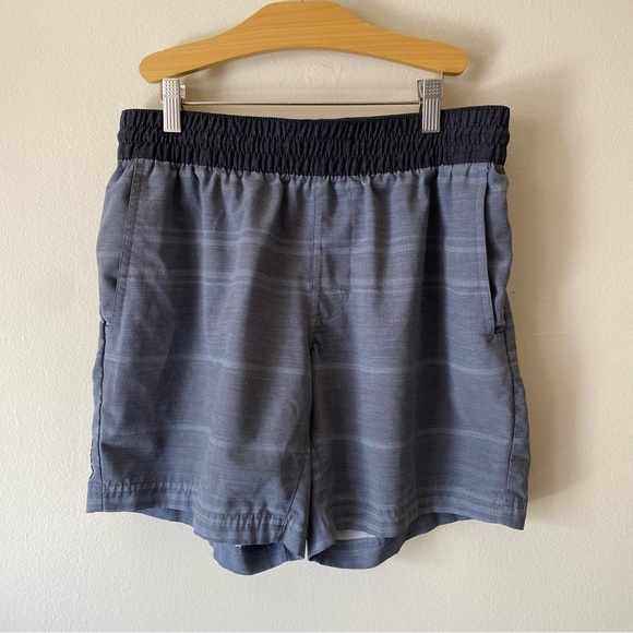 PrAna Men’s Slope Short in Ashy Kai Stripe - Picture 2 of 7